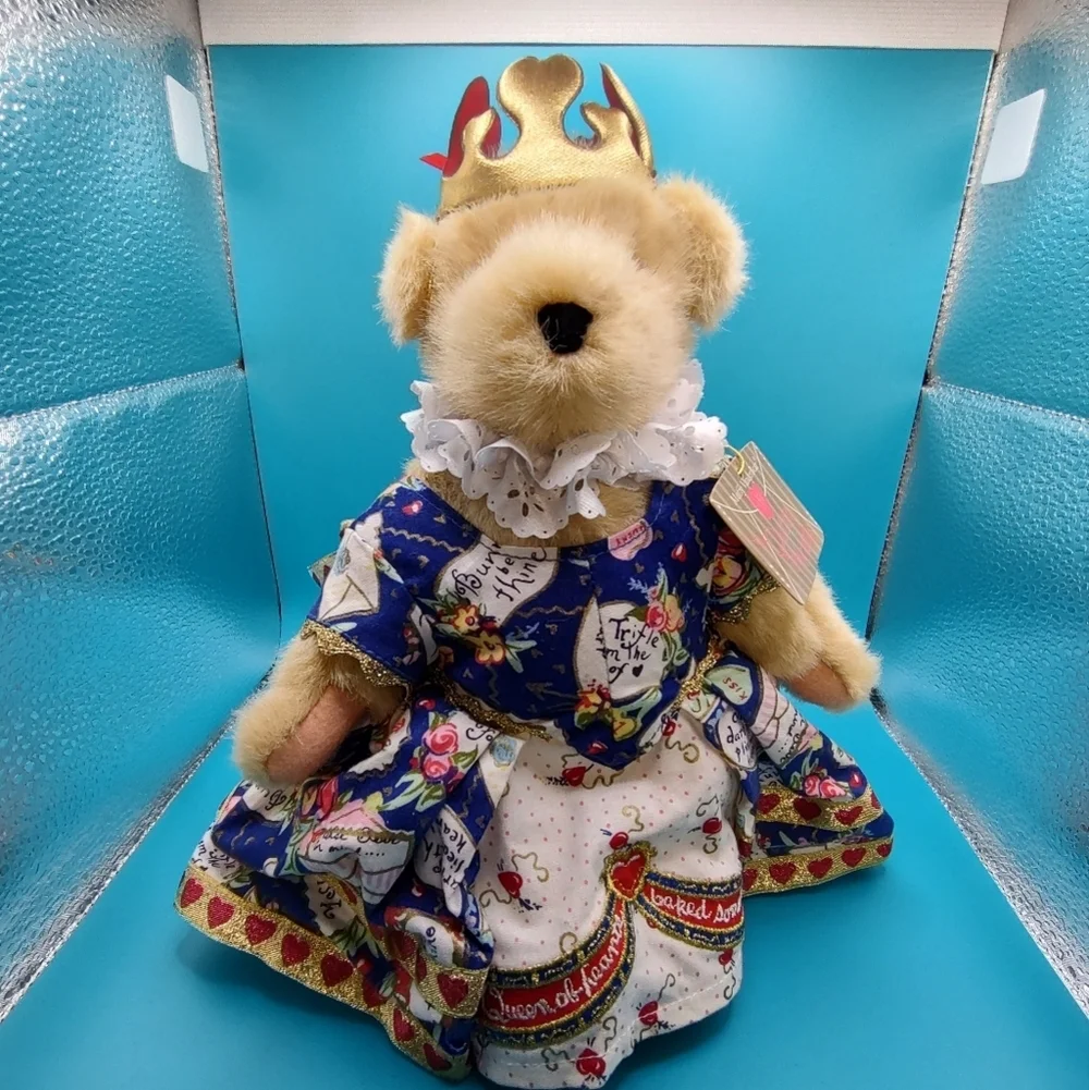 Muffy VanderBear, Queen of Hearts Bear!